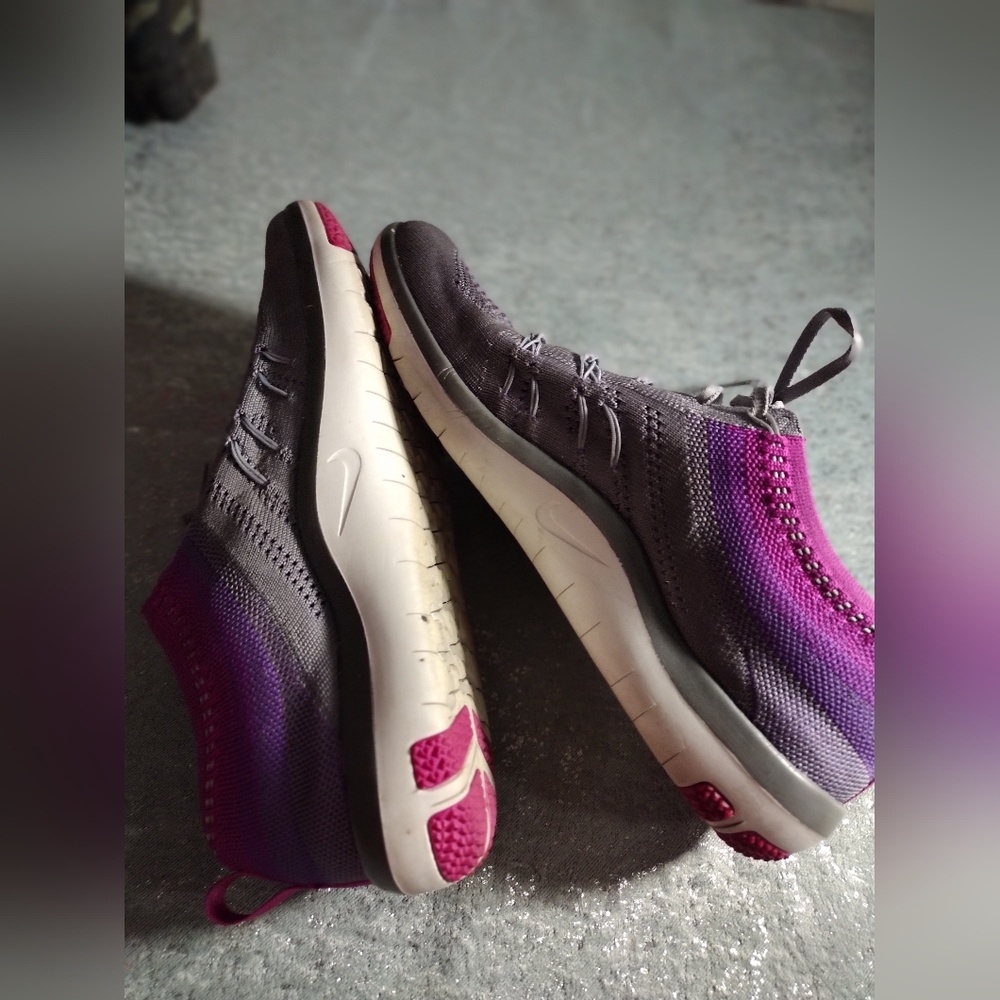 NikeFree TR Focus FlyKnit Lace Up Running Sneakers - Picture 8 of 13